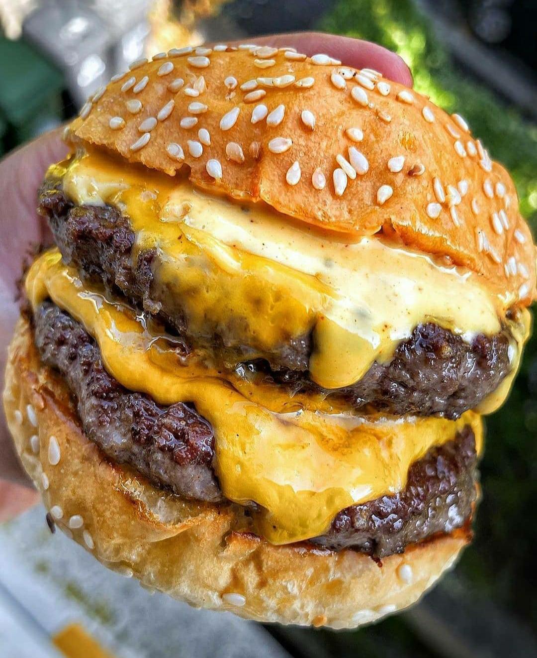 فست فود برگر برُز