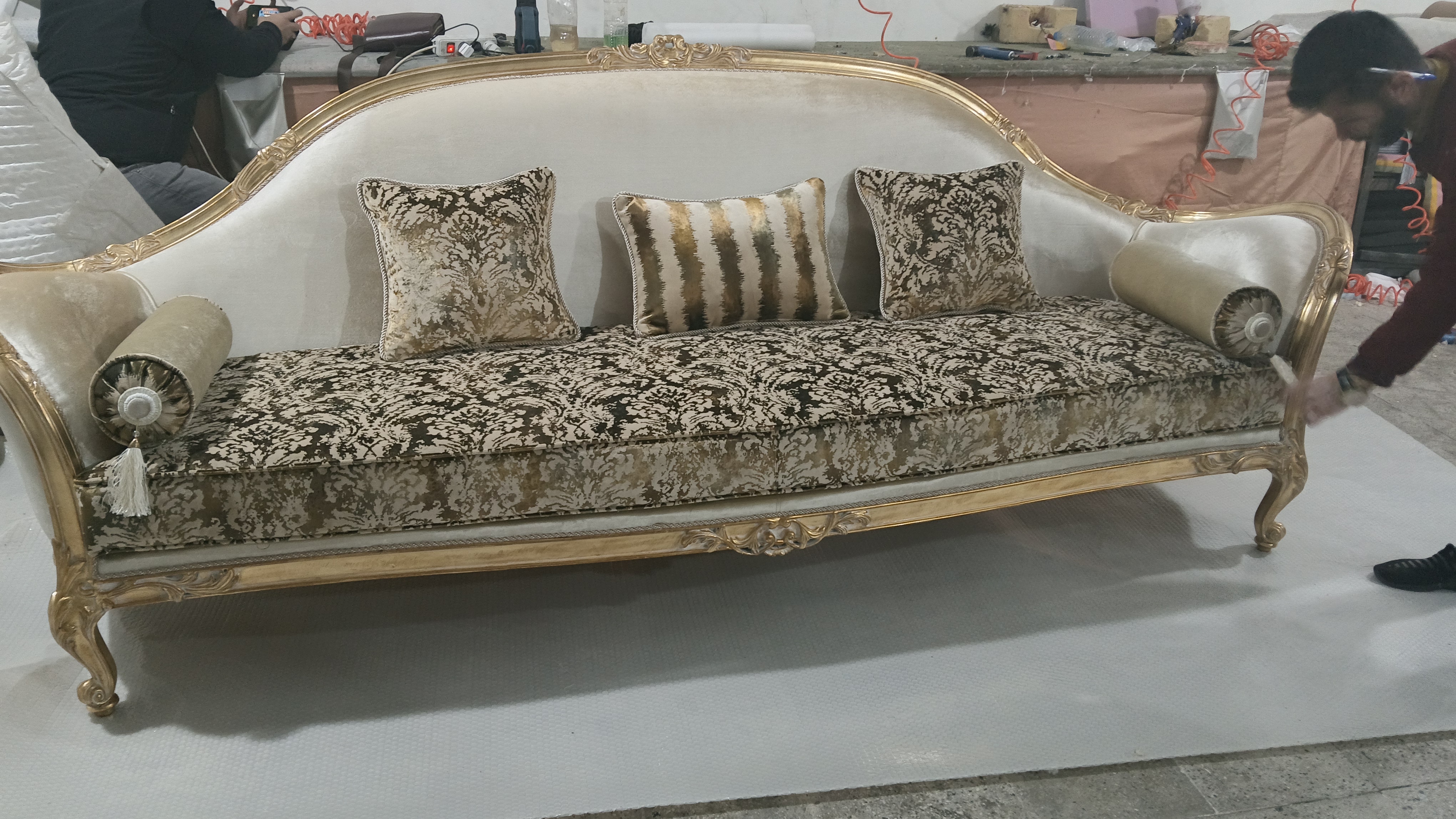 تولید کننده مبلمان کلاسیک و استیل