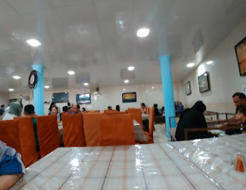 رستوران وبیرون بر افرا