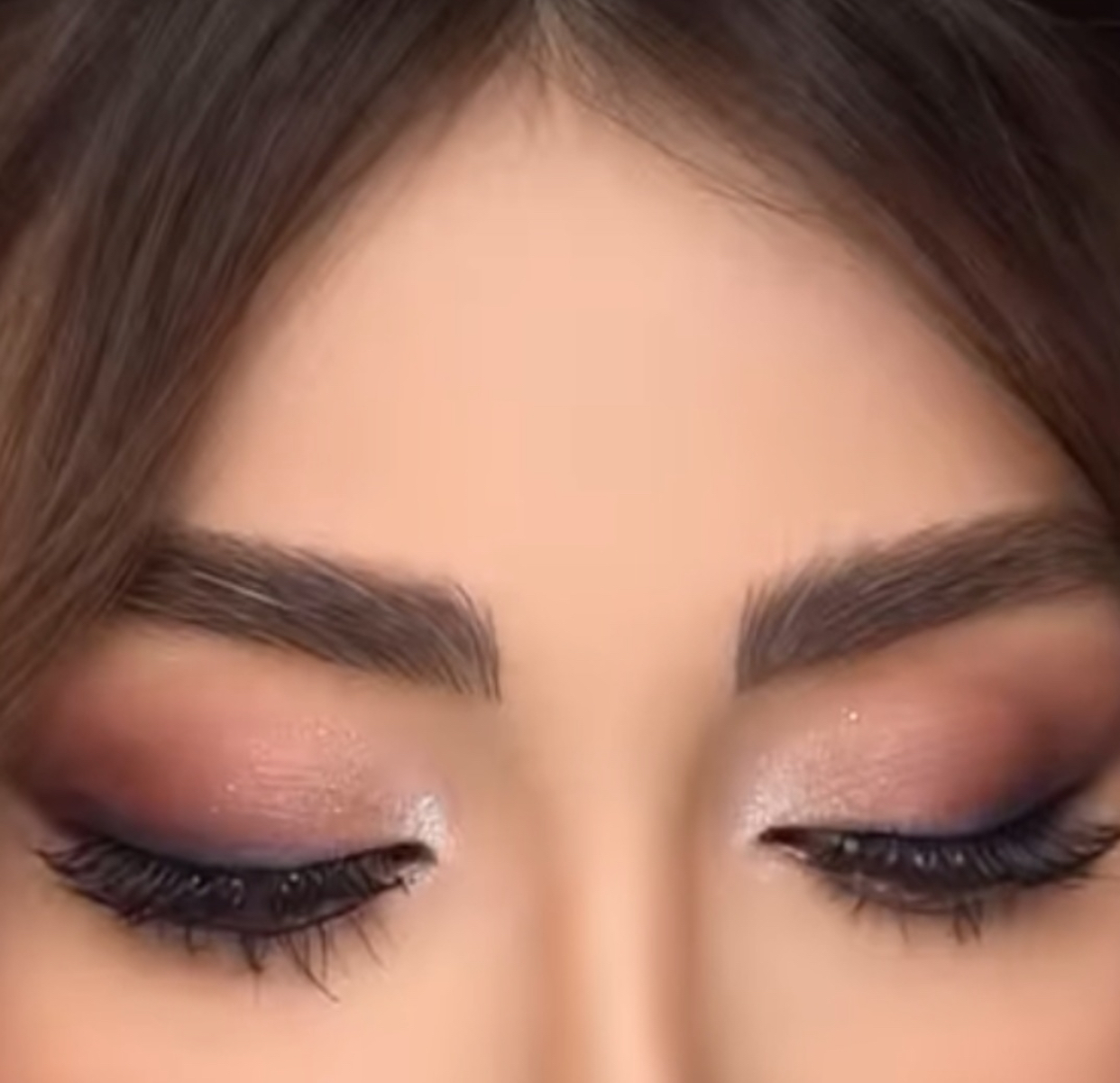 خدمات تخصصی میکاپ شنیون فروغ