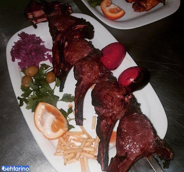 تهیه غذا دایی جون 