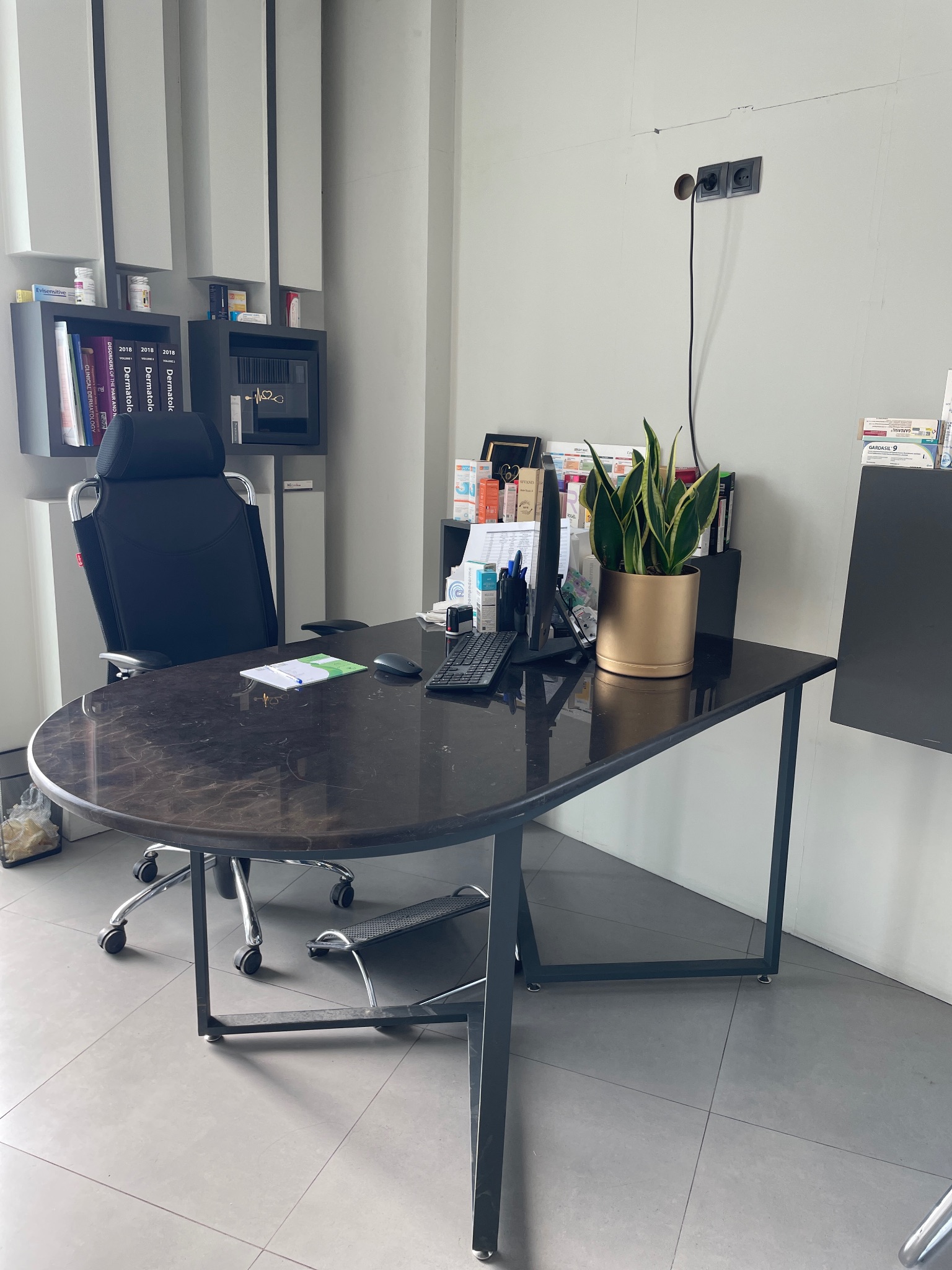 کلینیک لیزر موهای زائد نیوانتا