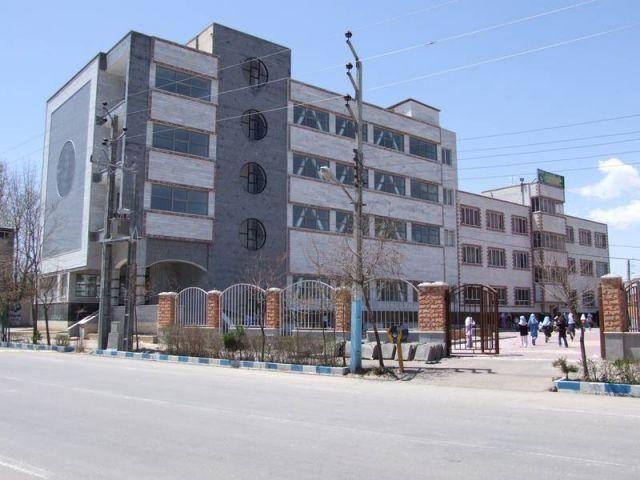 Teacher's House Sarein