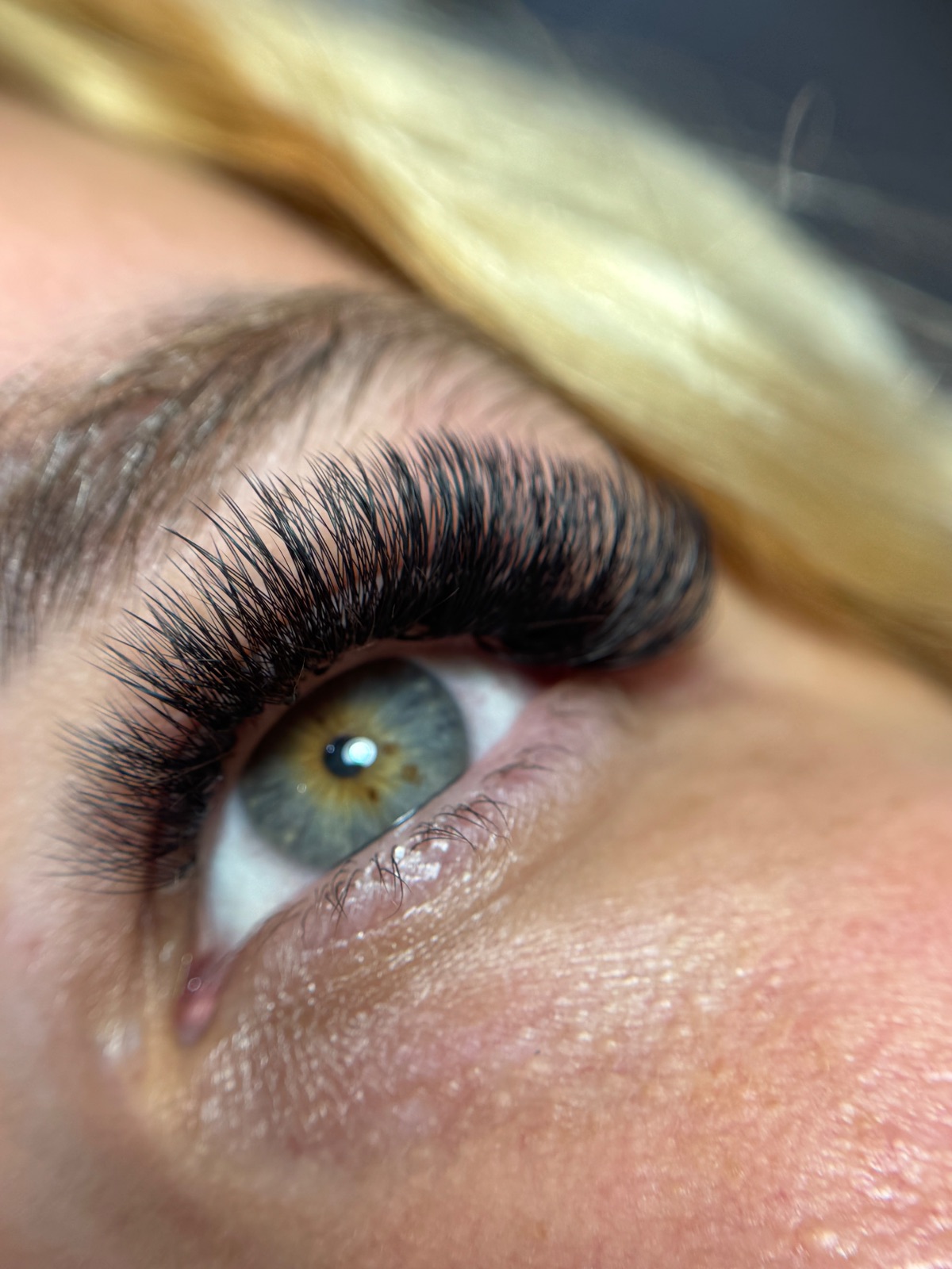 خدمات تخصصی ناخن و مژه آلما