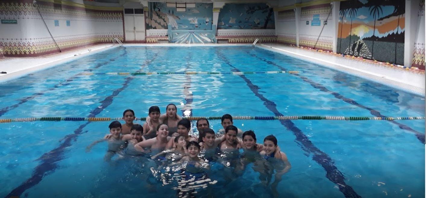 مجموعه ورزشی و استخر نیل