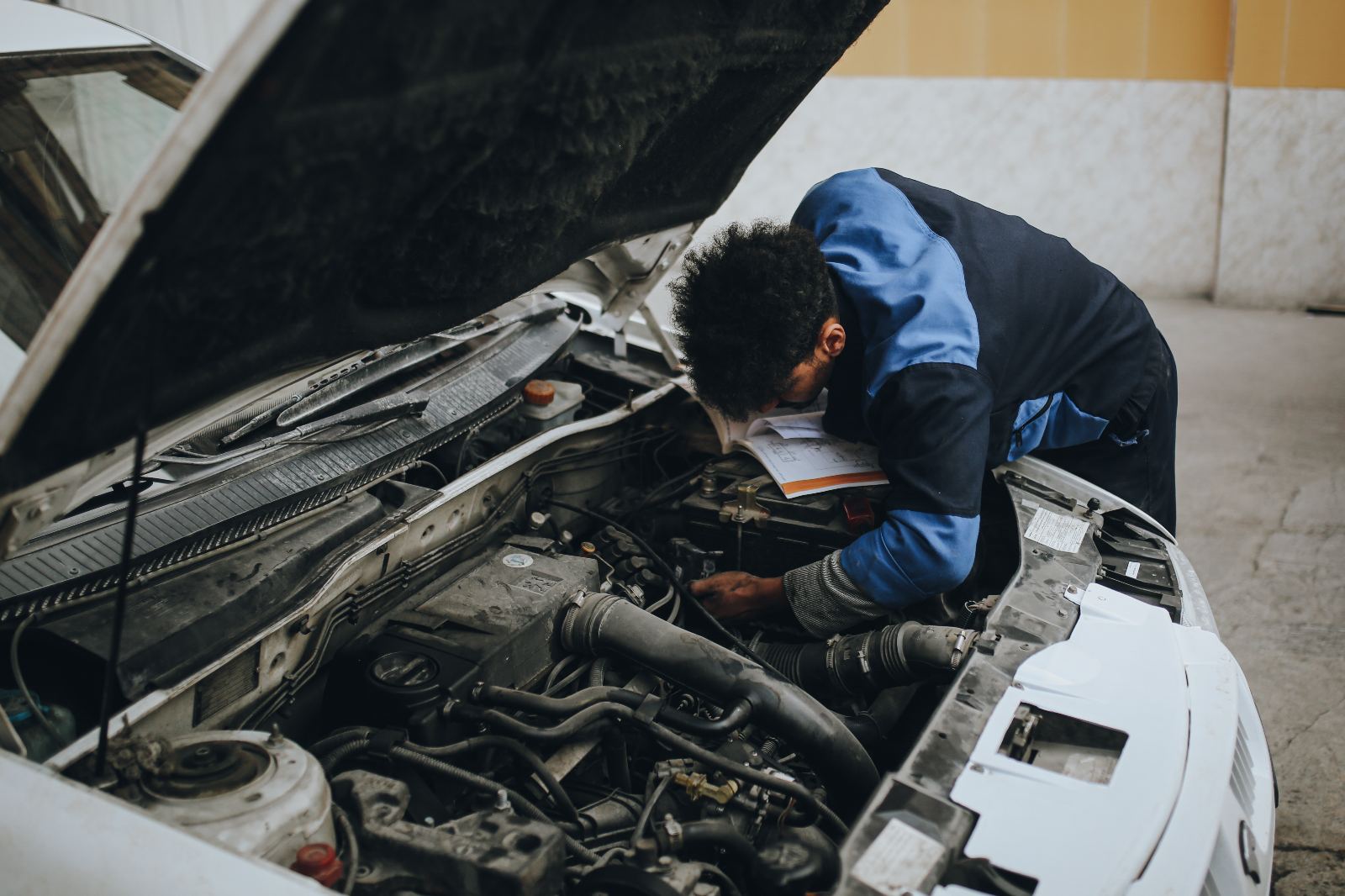 خدمات تخصصی برق خودرو