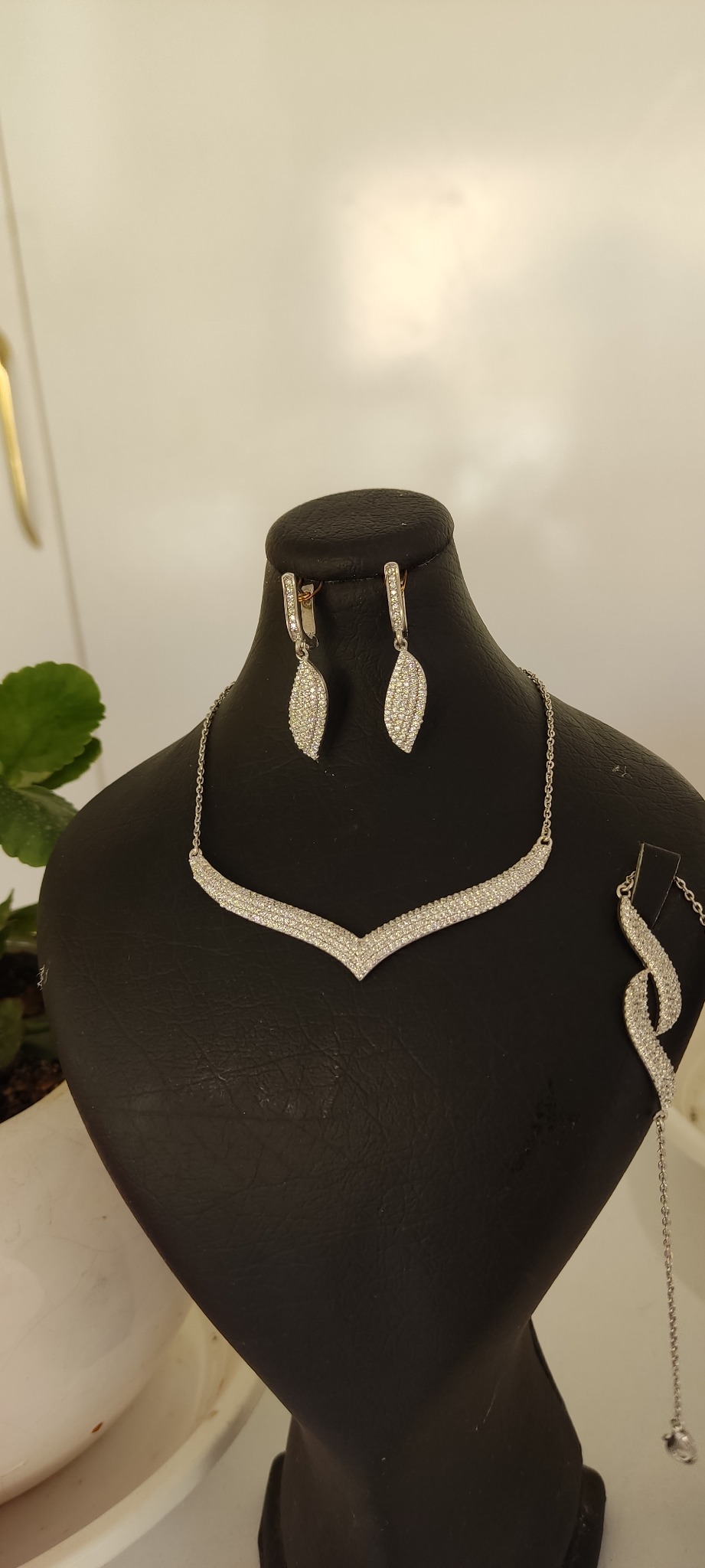 نقره و جواهرات صالحی