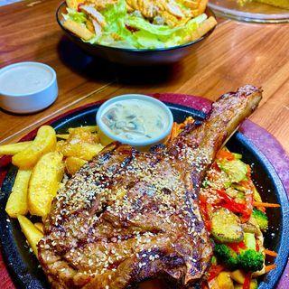 کافه رستوران ایتالیایی مدس