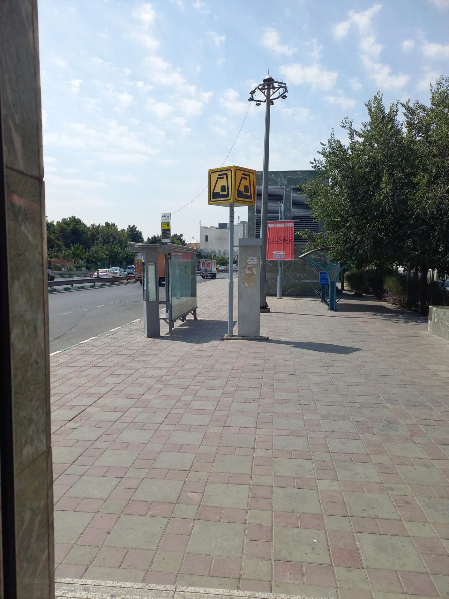ایستگاه اتوبوس جوانه