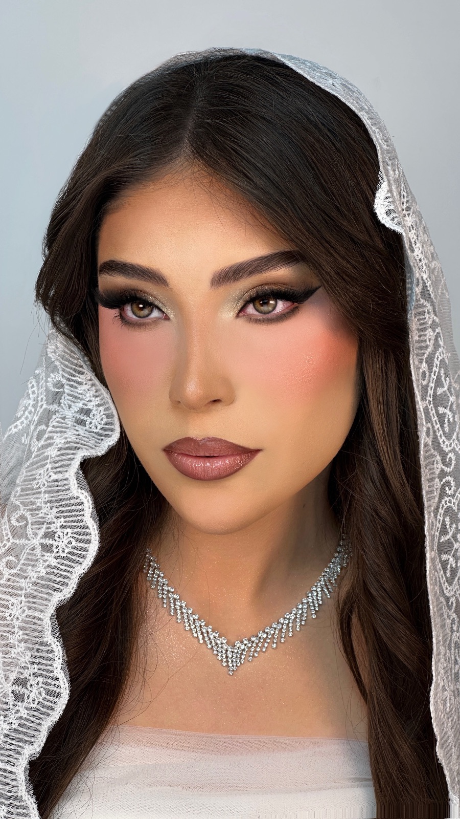 خدمات تخصصی میکاپ و آموزش هورشید حجتی