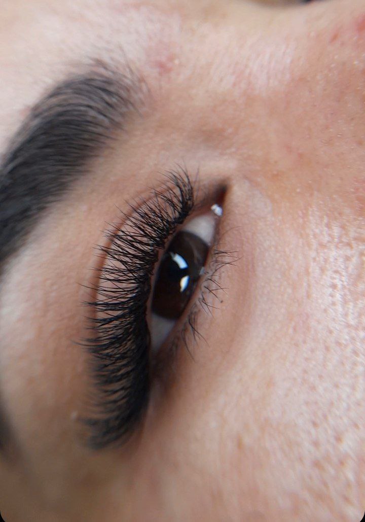 کاشت و اکستنشن مژه تخصصی در ورامین