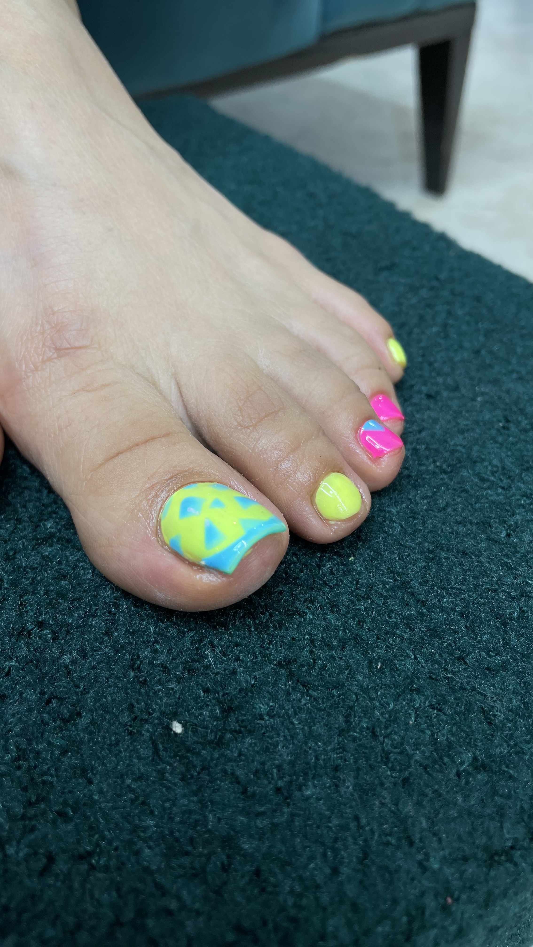 سالن زیبایی تخصصی  الهام و آزاده