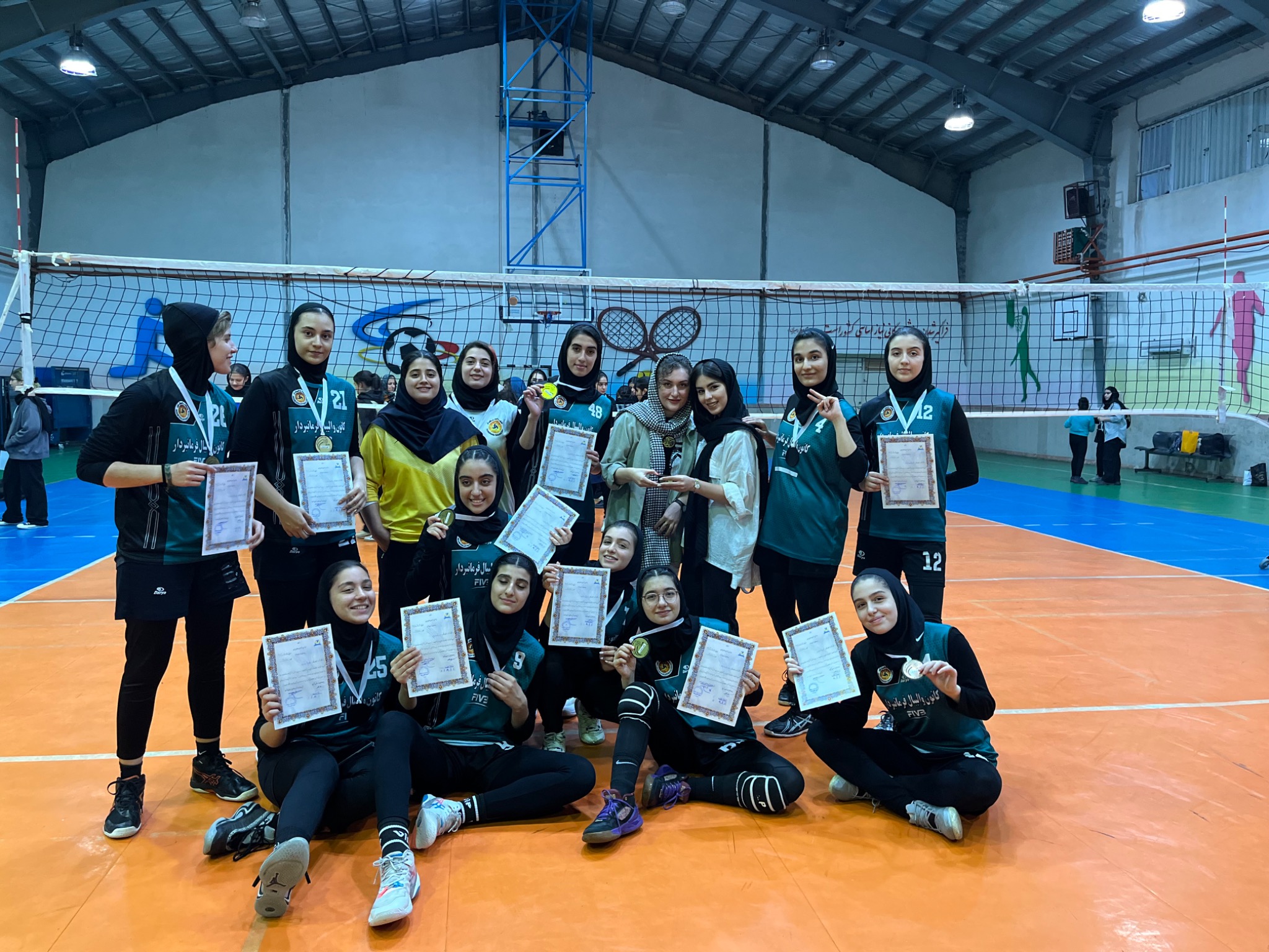 باشگاه والیبال فرمانبردار دختران