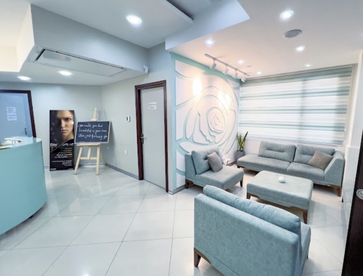 کلینیک تخصصی پوست و کاشت مو آوا