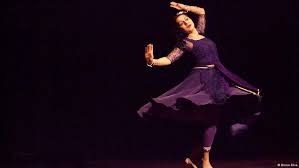 آموزش رقص ایرانی و آذری وعربی و هیپاپ ماهشید