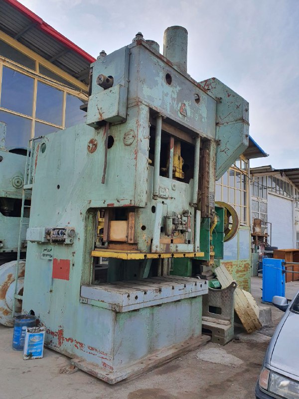 ماشین آلات صنعتی آقایی