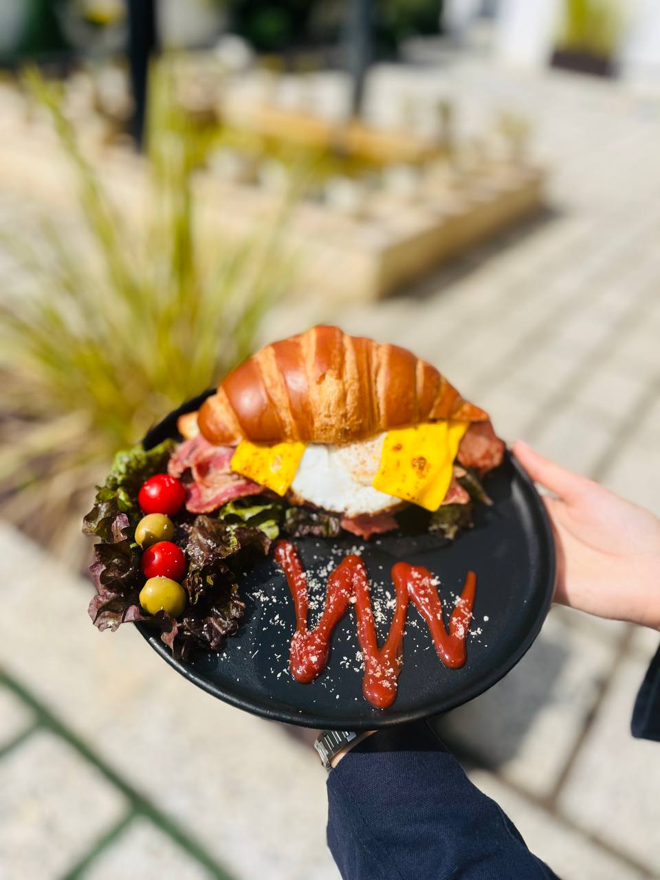 صبحانه لئا سرخرود