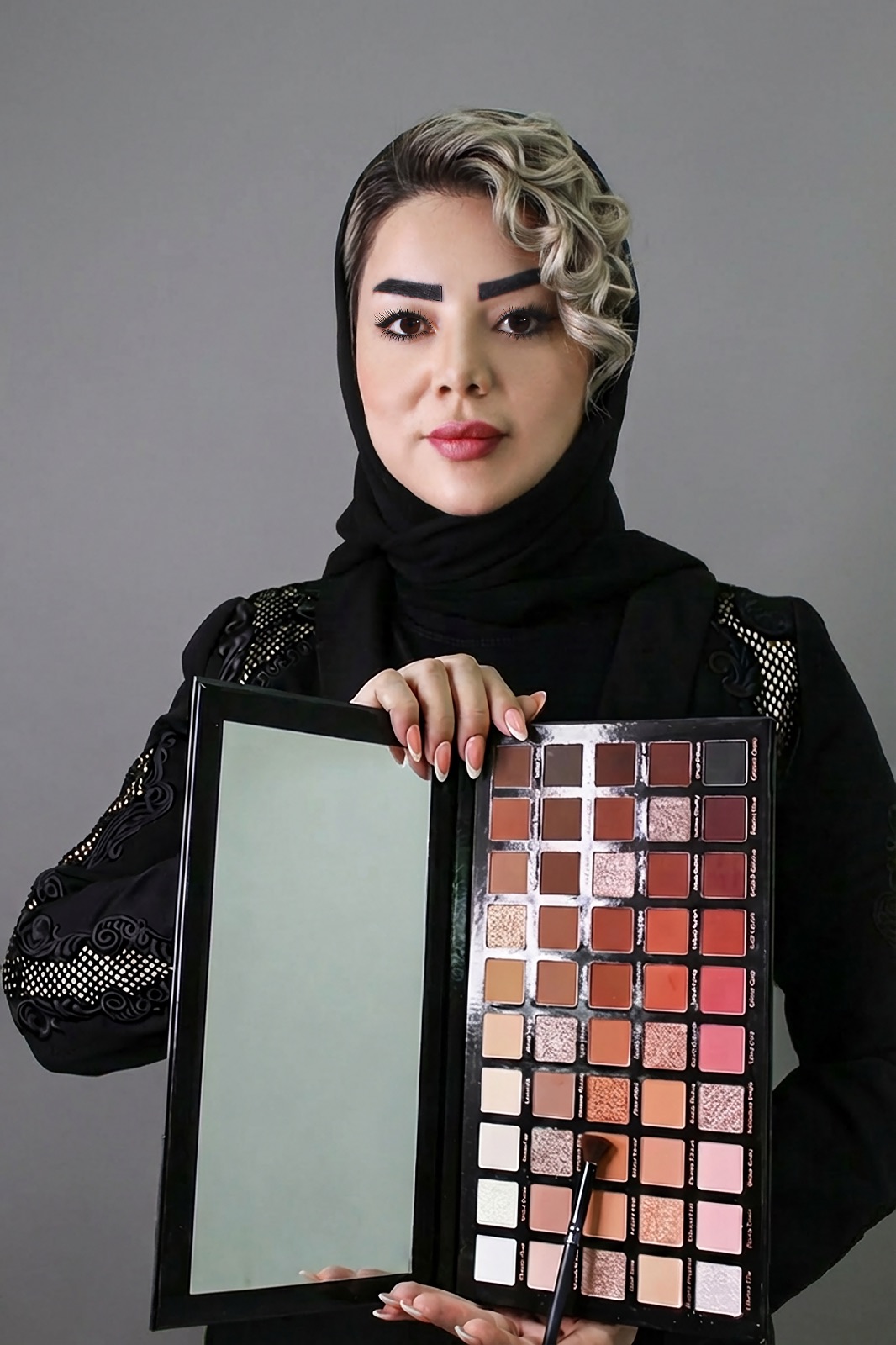 سالن زیبایی میخک طلایی کاشمر