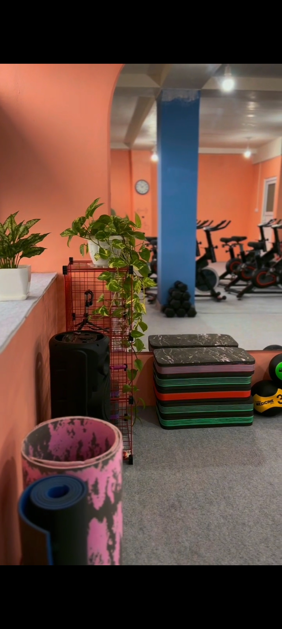 باشگاه هوازی بانوان رستان