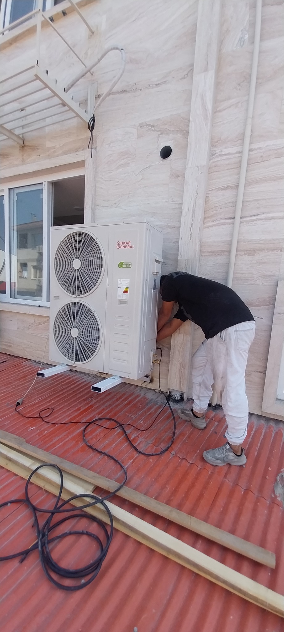 کولر گازی(نصب و تعمیر و سرویس )