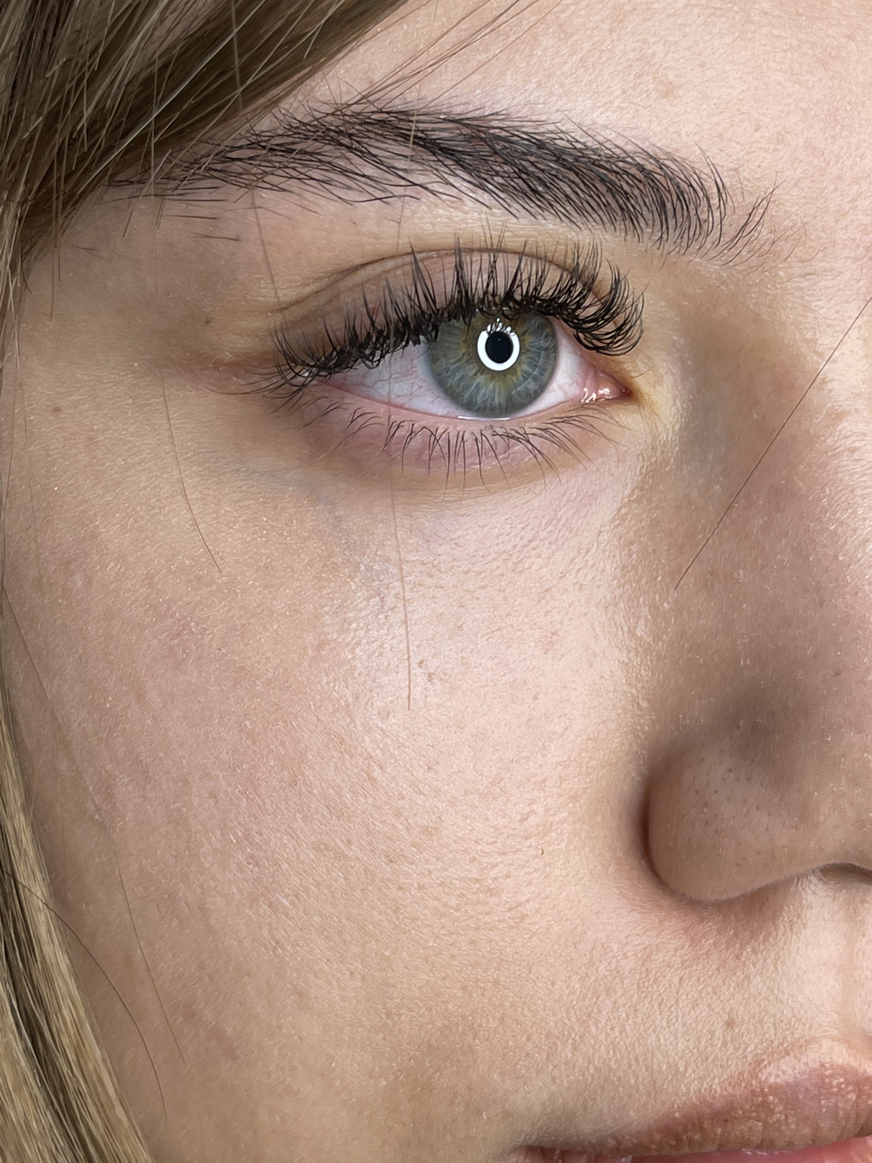 خدمات تخصصی مژه حدیث