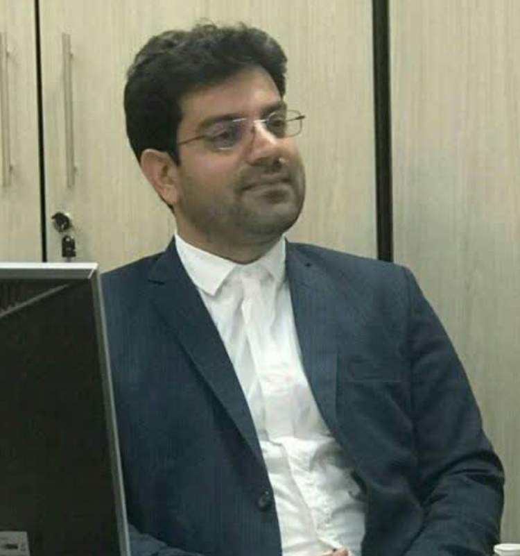 دکتر علی شورچه وکیل و مشاور حقوقی