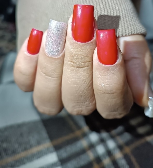 کاشت ناخن عسل عباسی