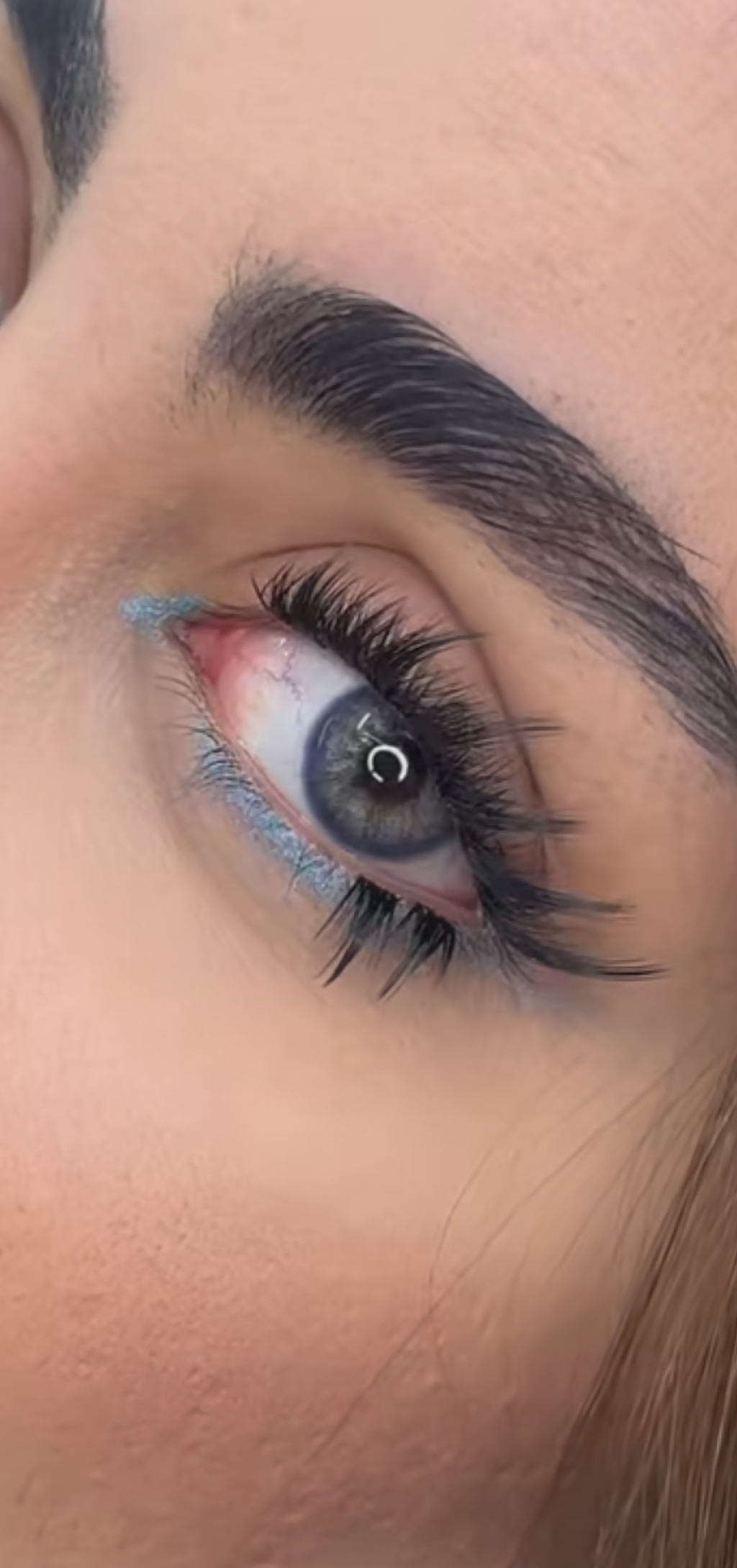 اکستنشن مژه،لیفت لمینت مژه و ابرو منا