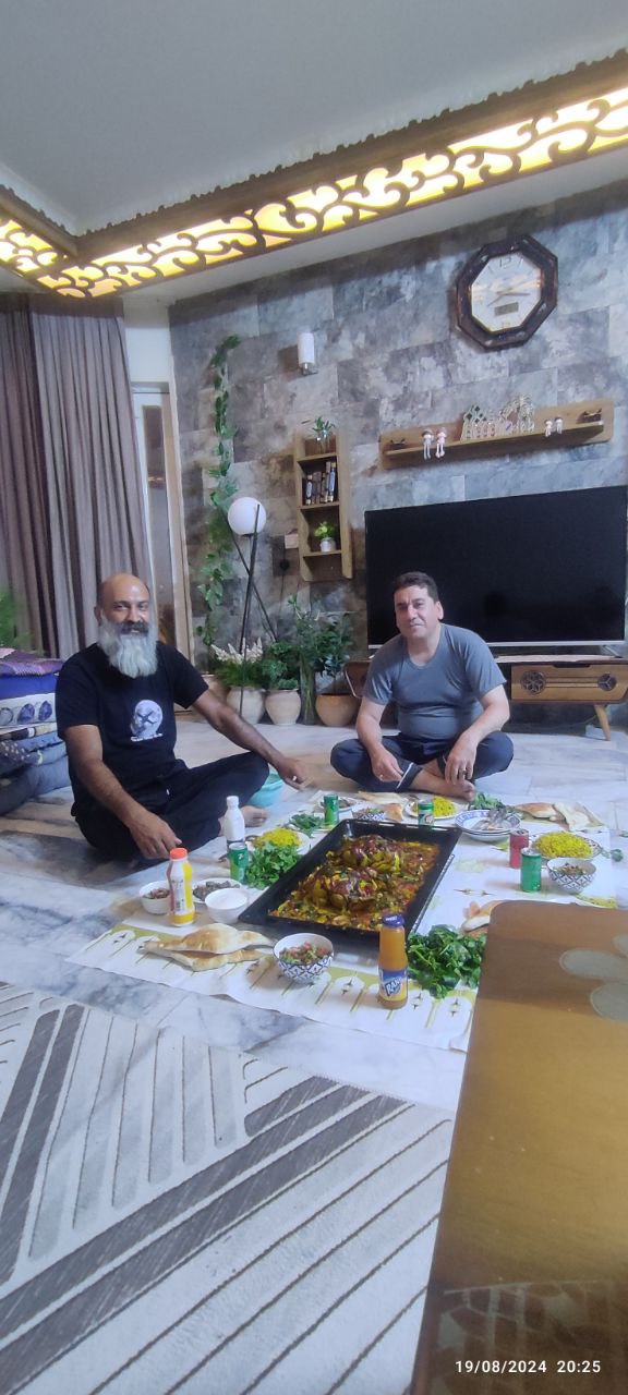 سفیران ایران، تاکسی برون شهری، دراختیار