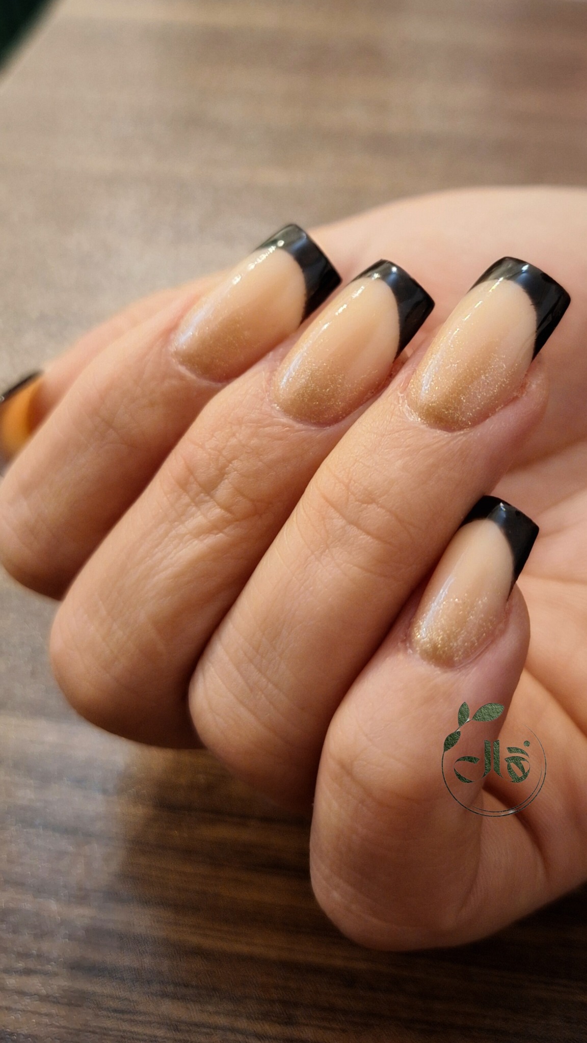 خدمات و آموزش ناخن بافت مژه پیرسینگ نهال