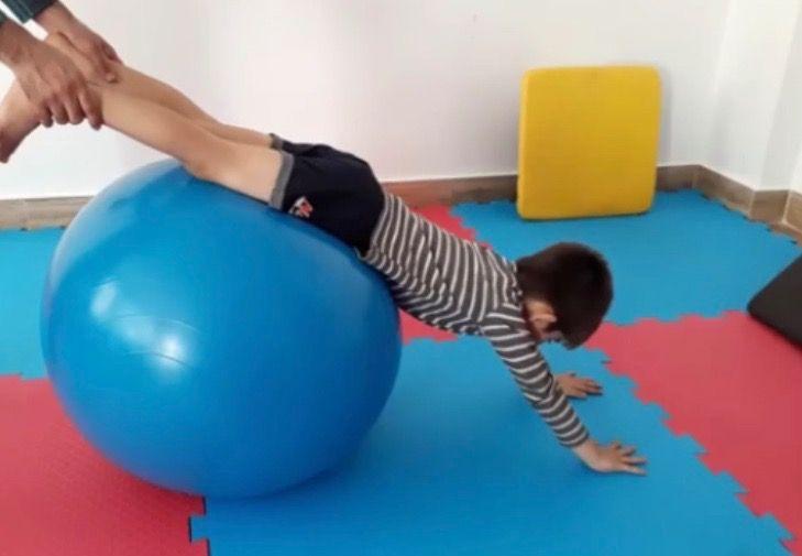 کاردرمانی و توانبخشی نیکوی