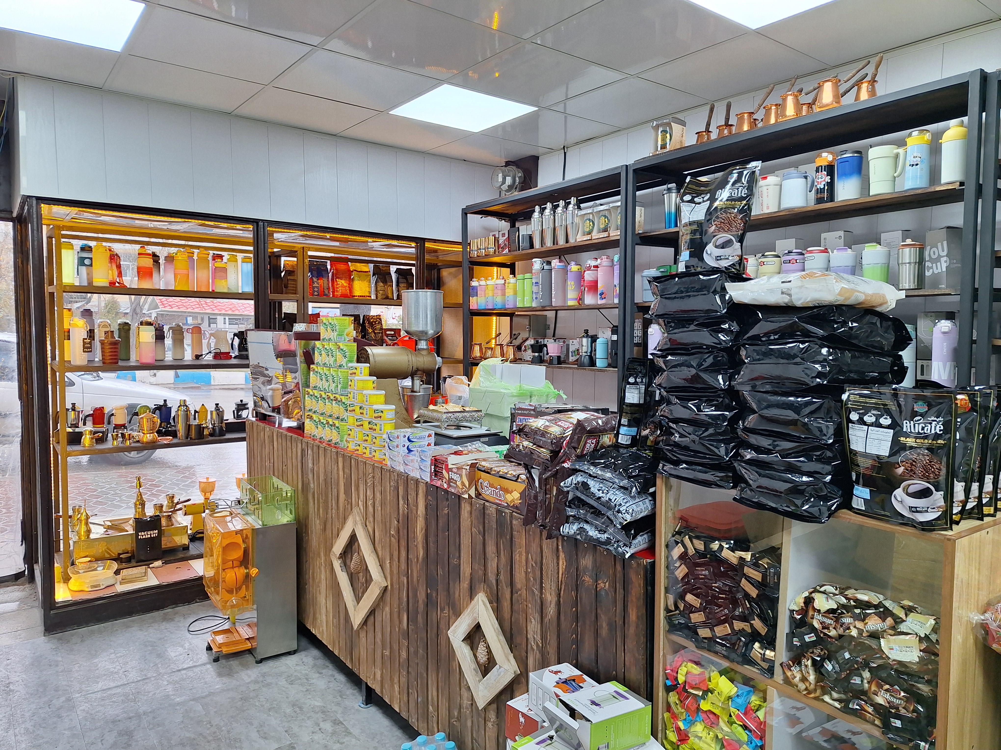 فروش عمده و خرده قهوه و تجهیزات لوکا