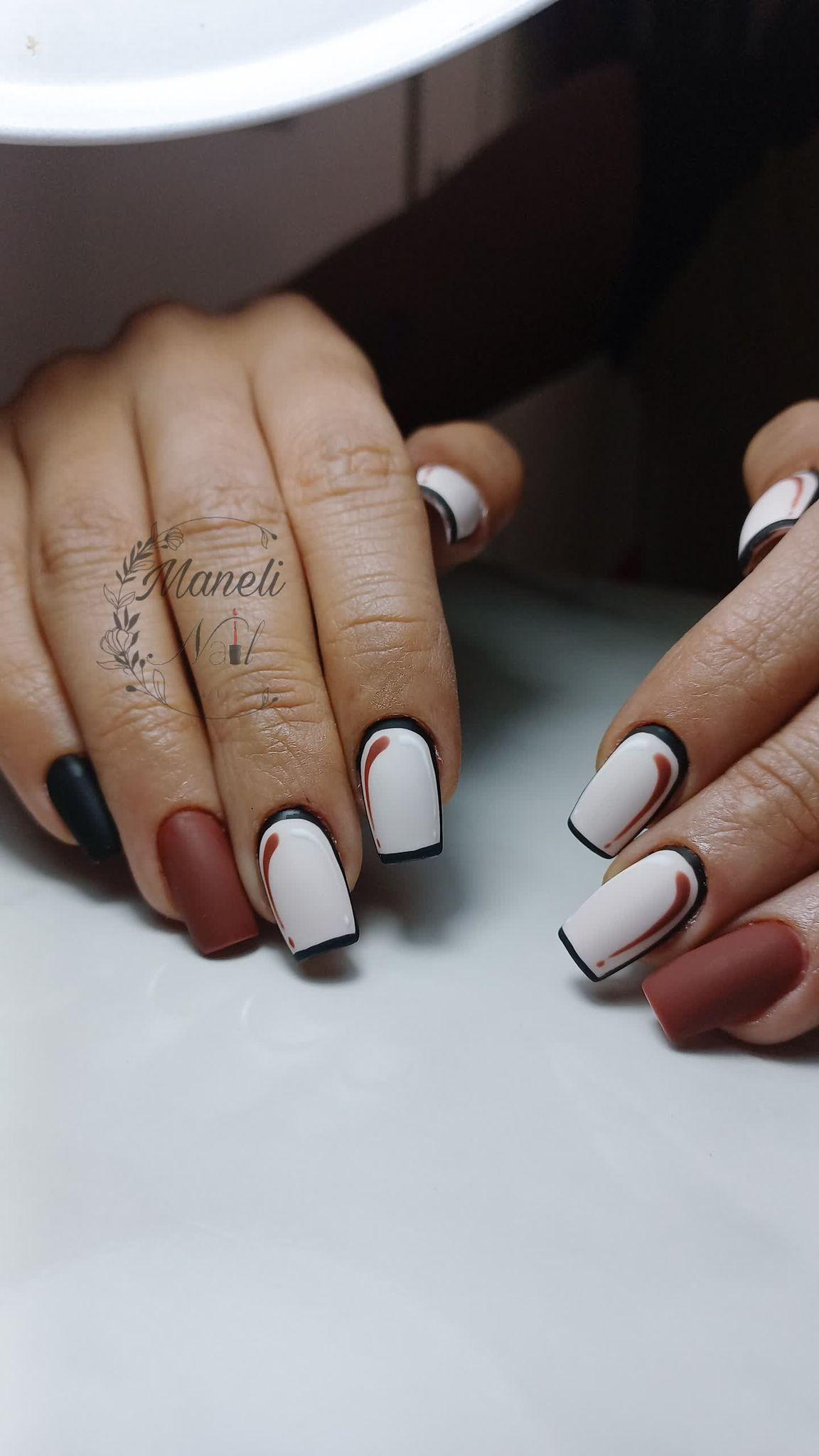 خدمات ناخن مانلی