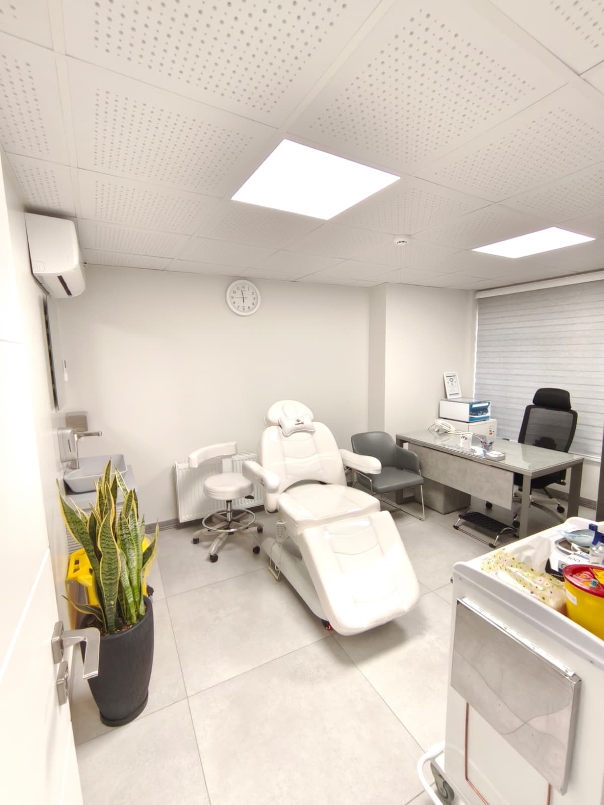 کلینیک پوست، مو، لیزر و زیبایی الماس