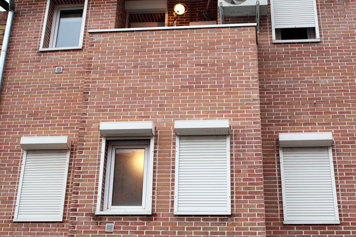 کرکره برقی و دوربین مداربسته دزدگیر هوشمند