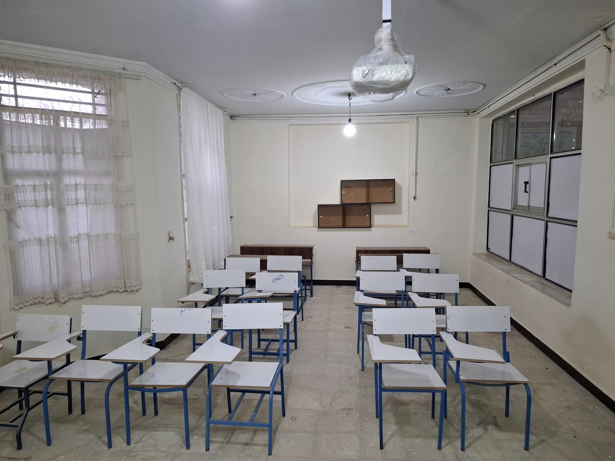 دبیرستان غیردولتی پسرانه ادیبان دوره دوم