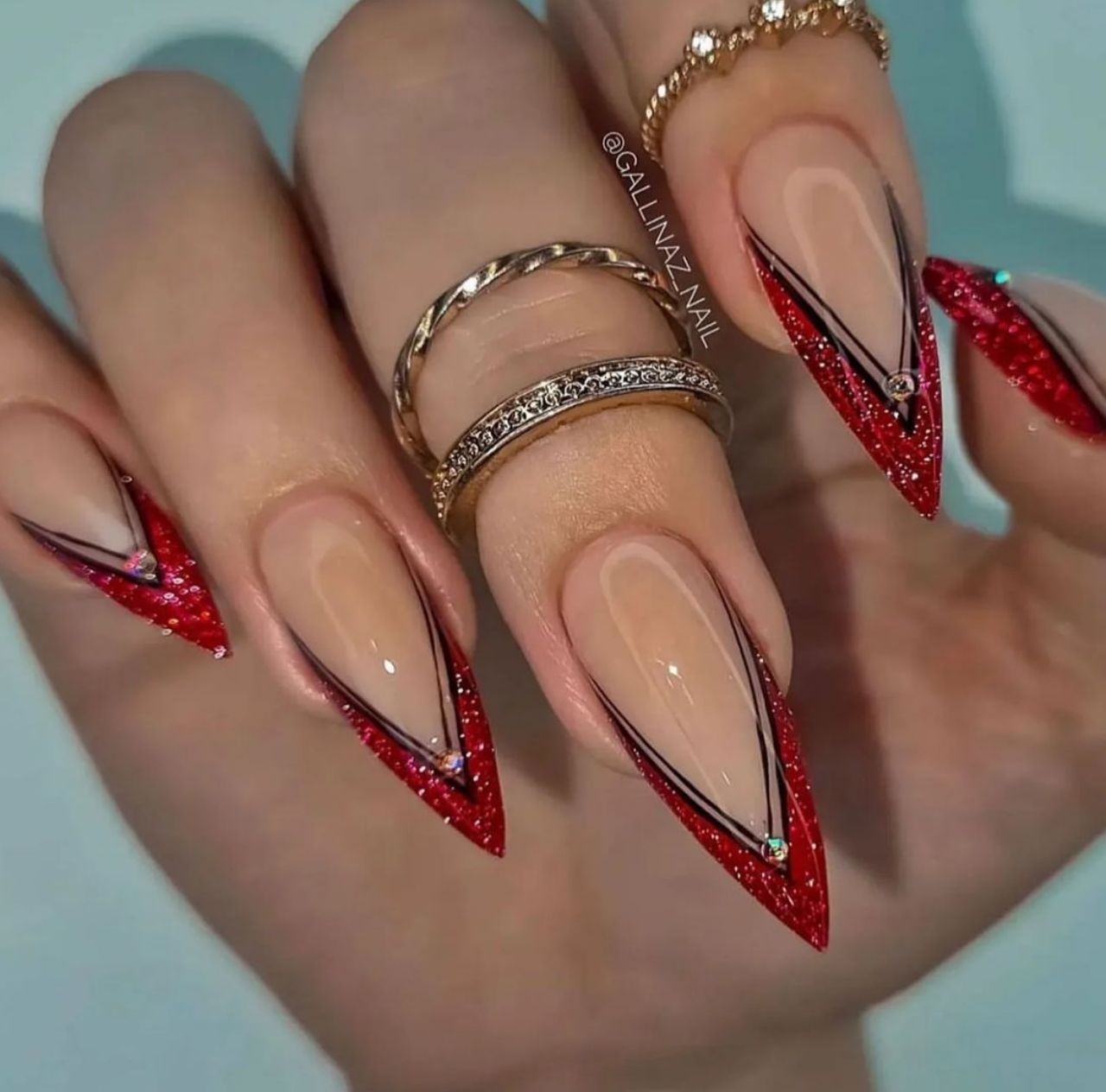 خدمات ناخن رنگ ارایش و پیرایش شبنم