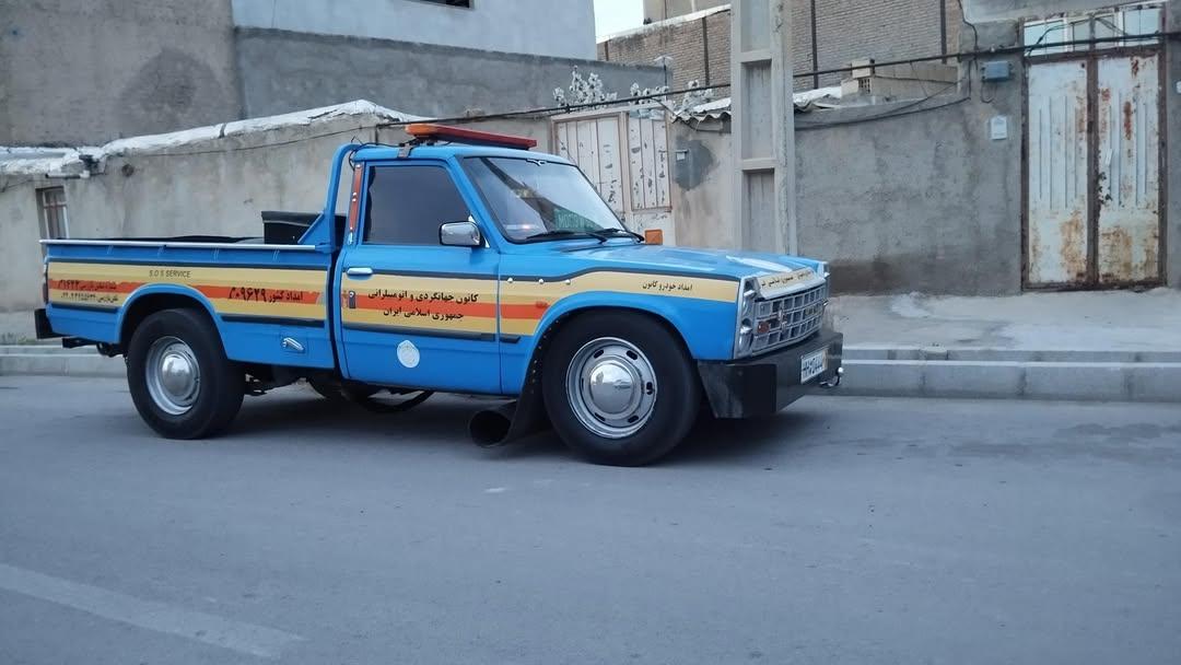 امداد خودرو کریمی (تعمیرگاه شبانه روزی)