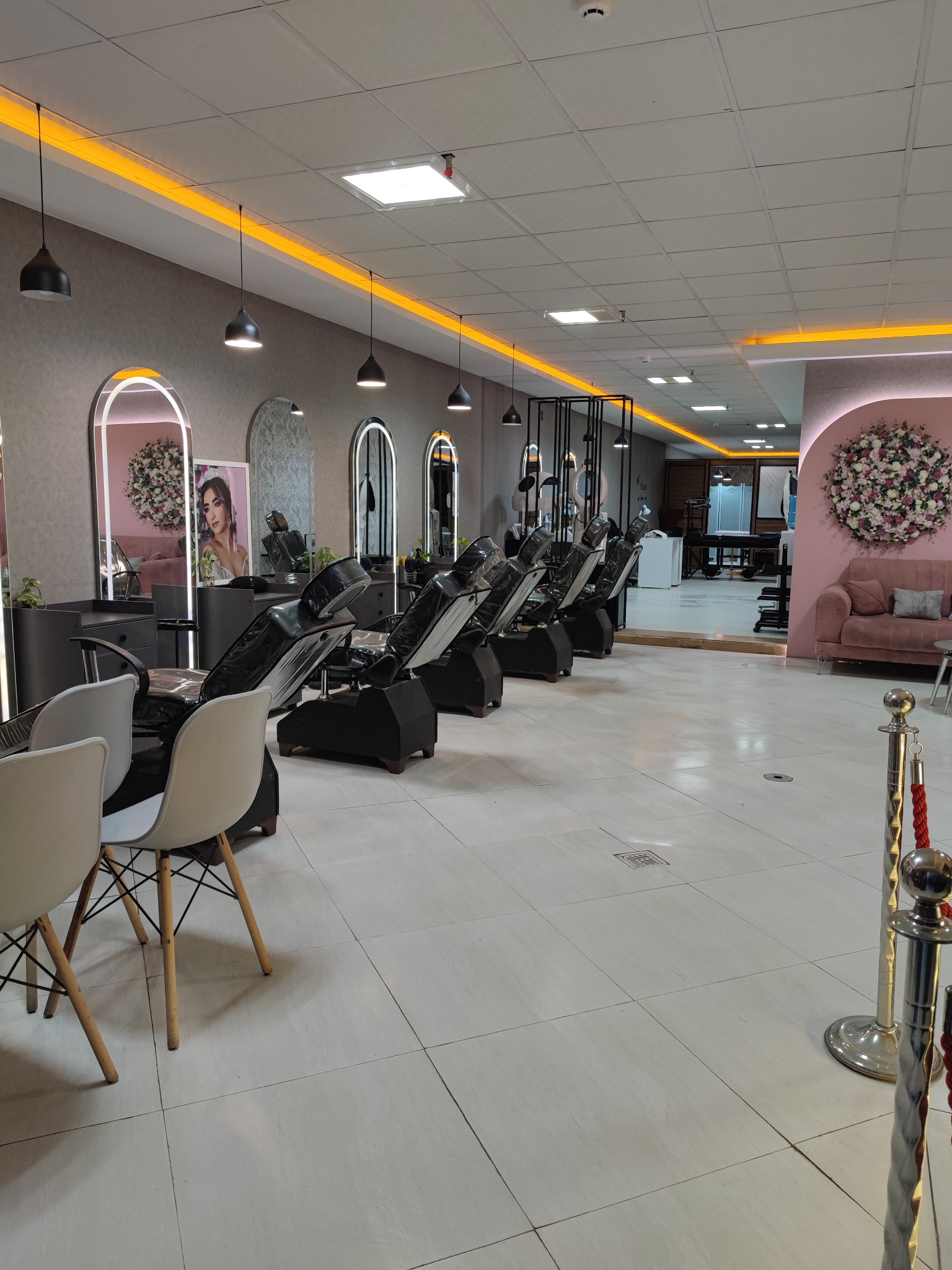 آموزشگاه و سالن زیبایی مرجان رضایی