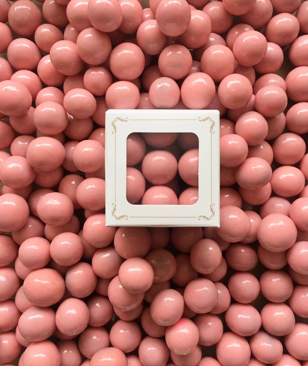 شکلات دست ساز شیرین آفرید آریا