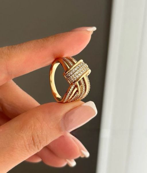 فروش بدلیجات برند ژوپینگ گالری حس صورتی