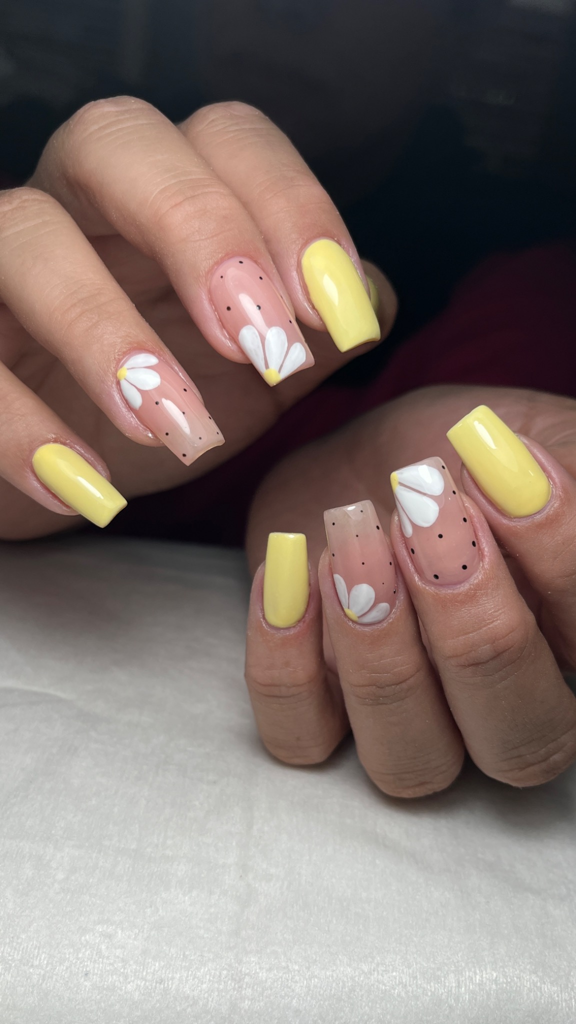 سالن کاشت ناخن الی