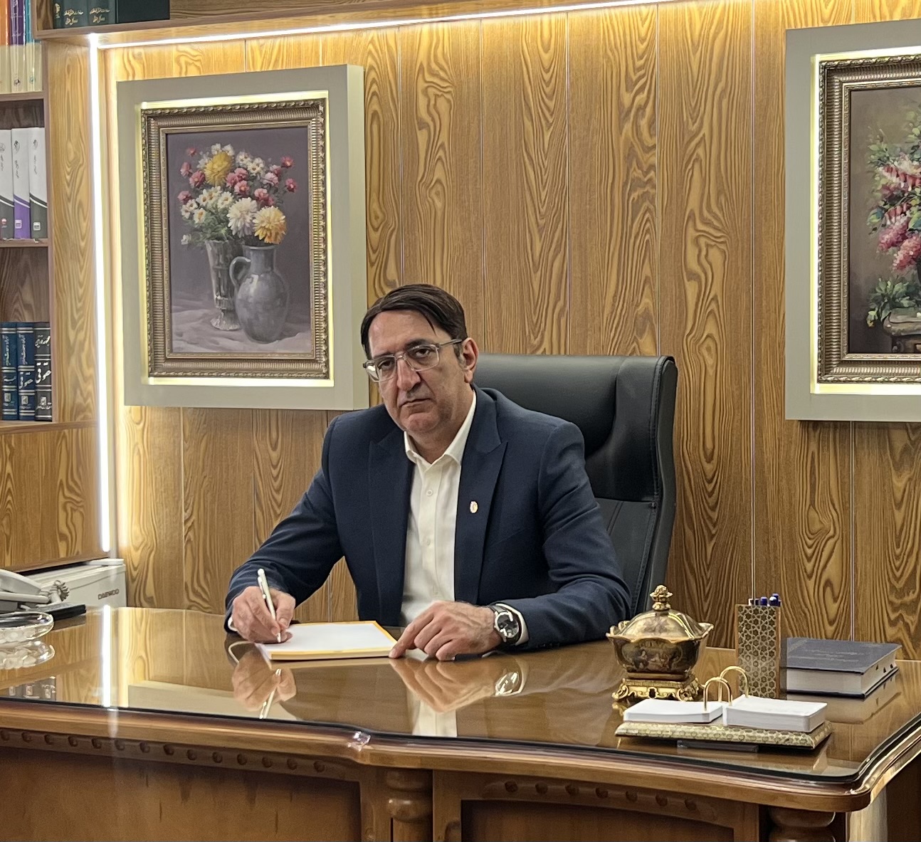 وکیل پایه یک دادگستری :محمدمحسن چمنی