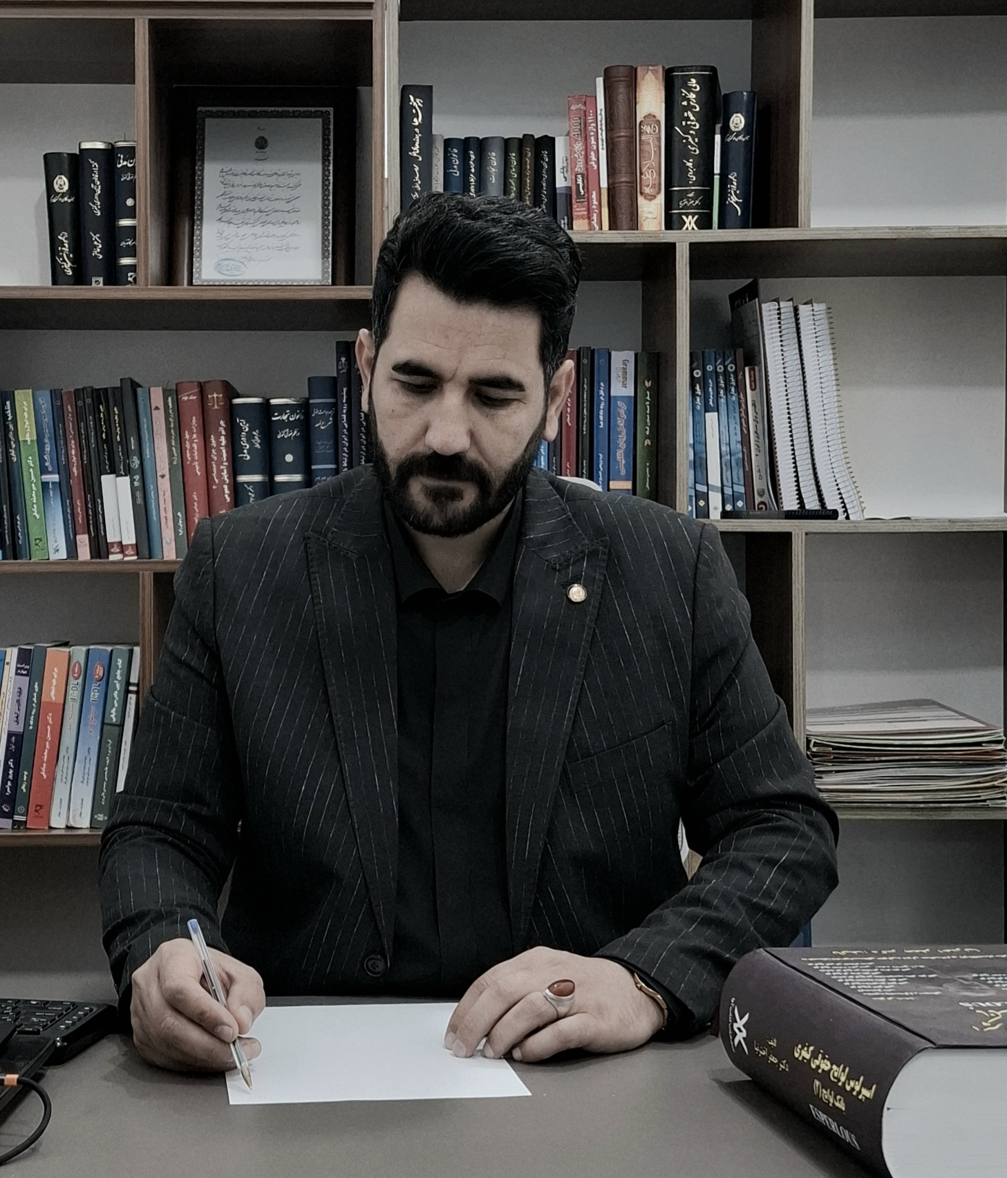 وکیل پایه یک دادگستری امیر صدرا علیزاده