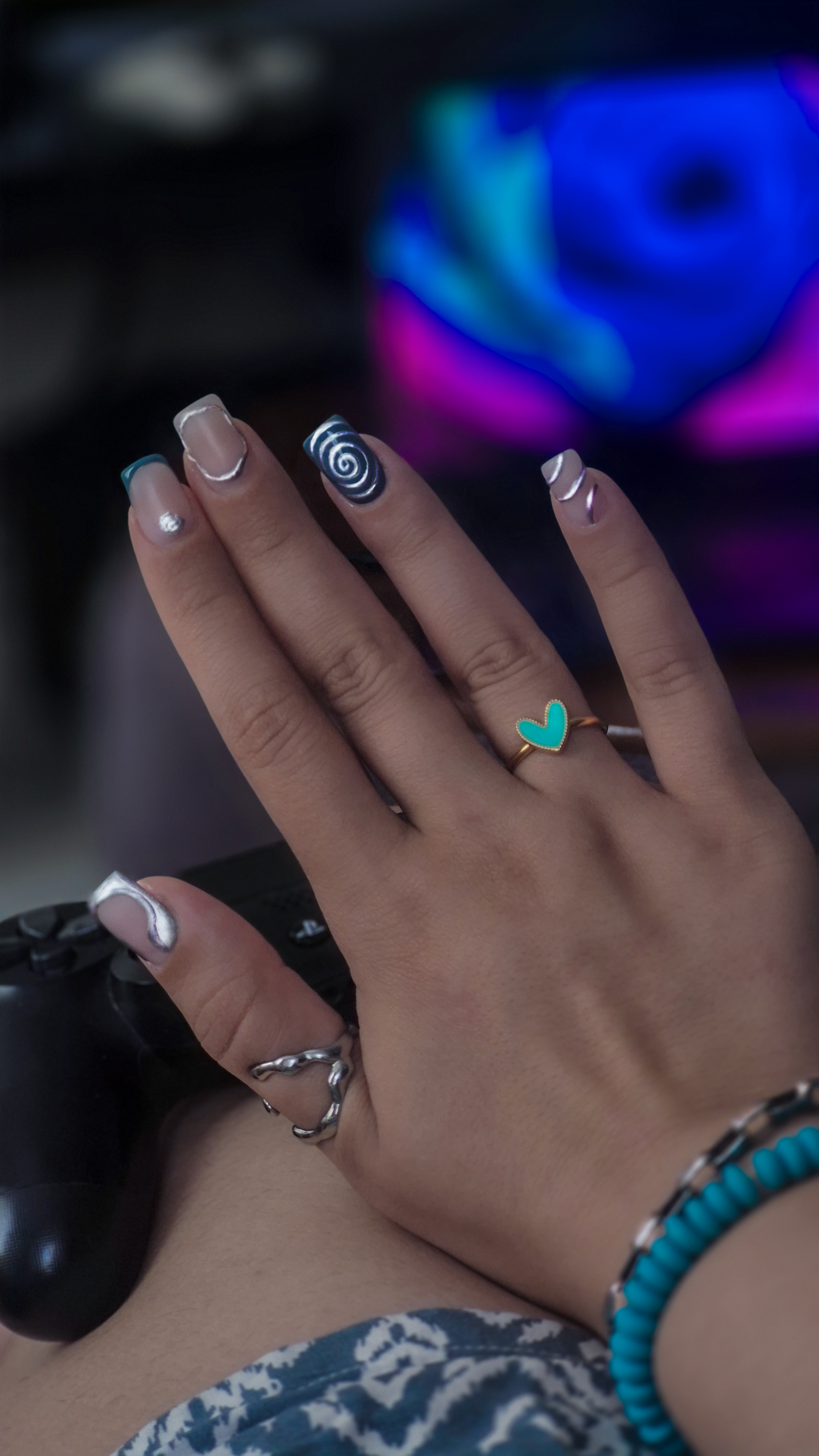 خدمات تخصصی ناخن گلنوش(تخفیف مراجعه اول)