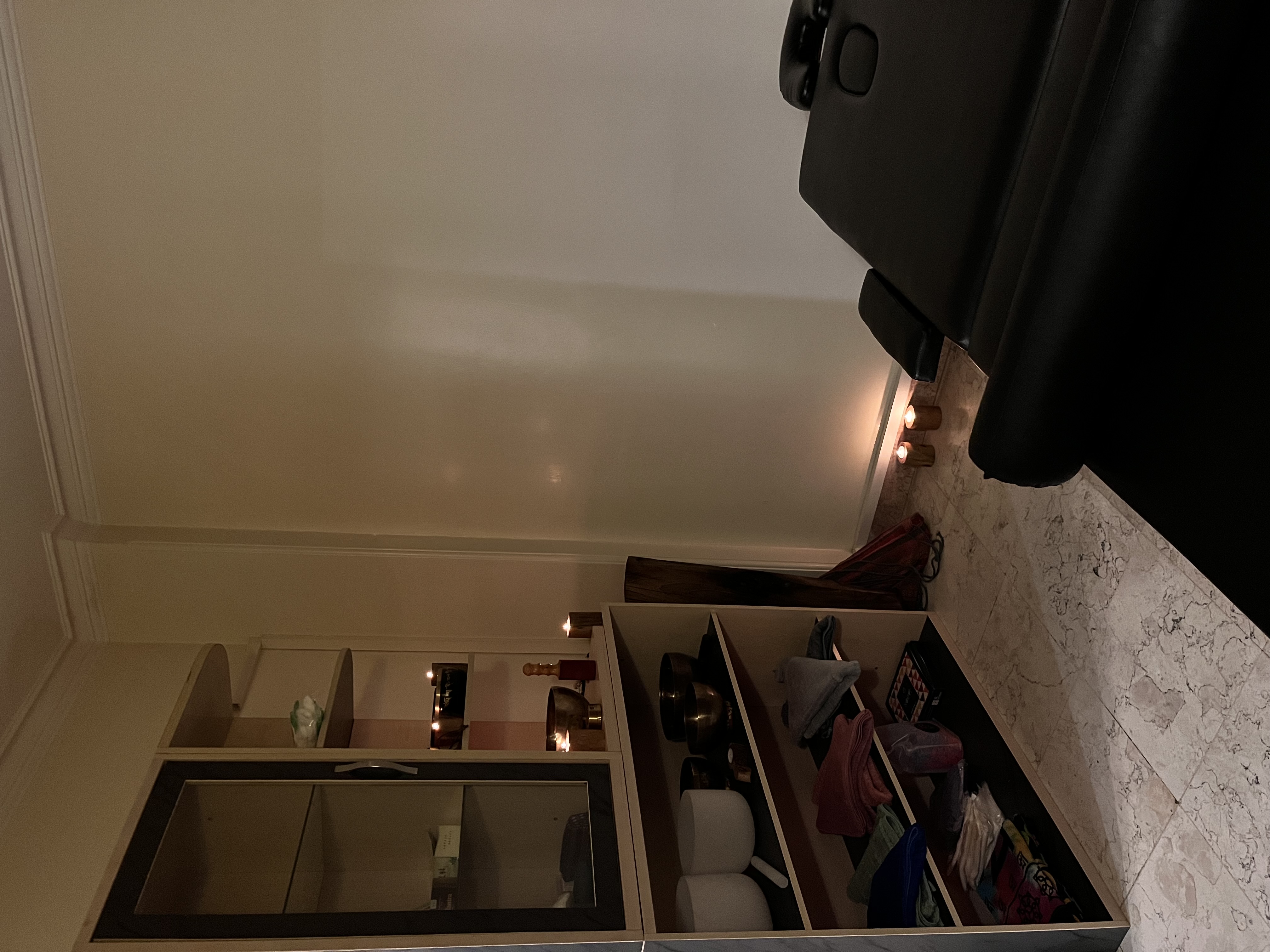 سالن ماساژ ملانچولی: ماساژ ، اتاق نمک