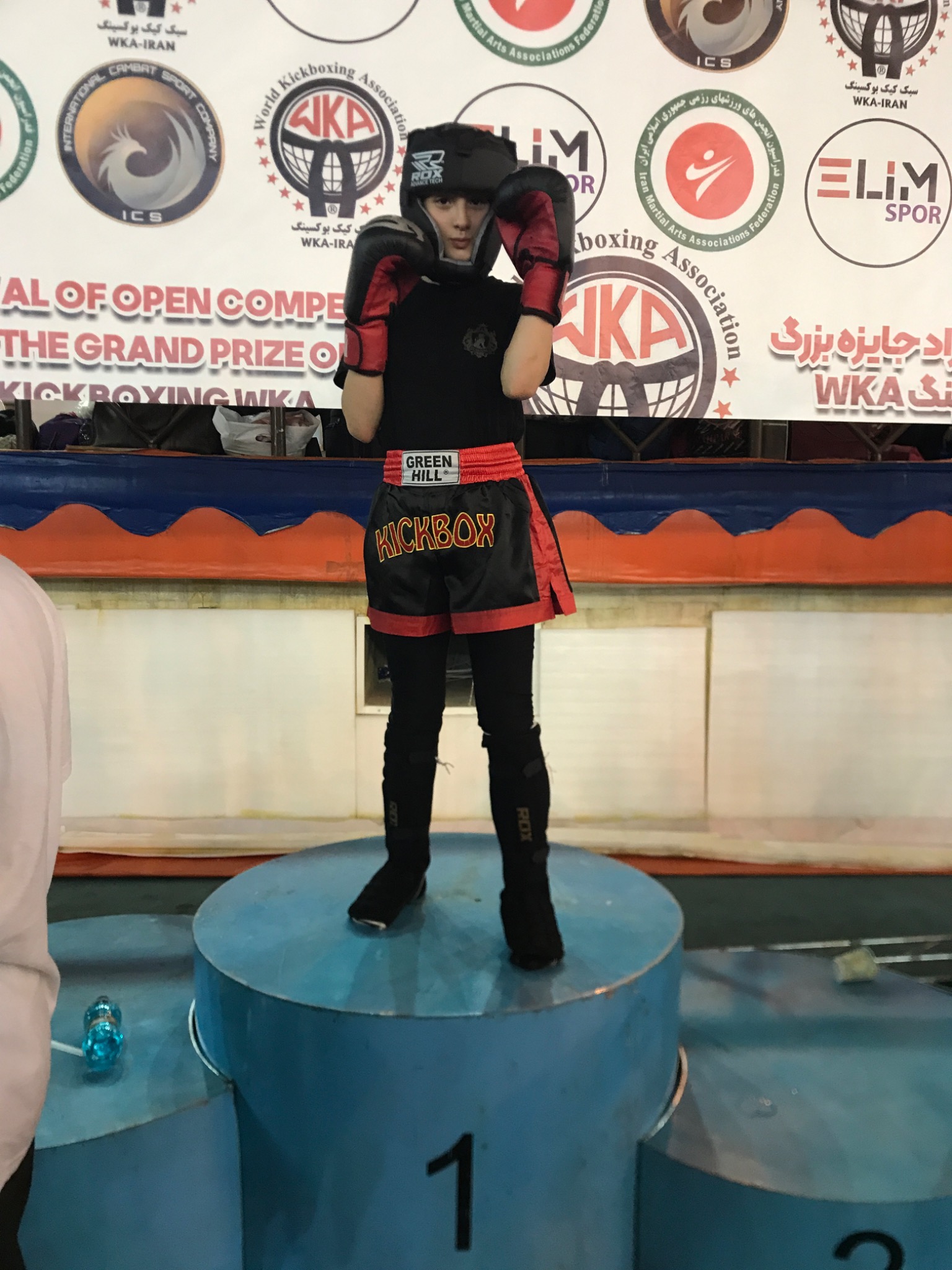 باشگاه رزمی دخترانه شهید باکری