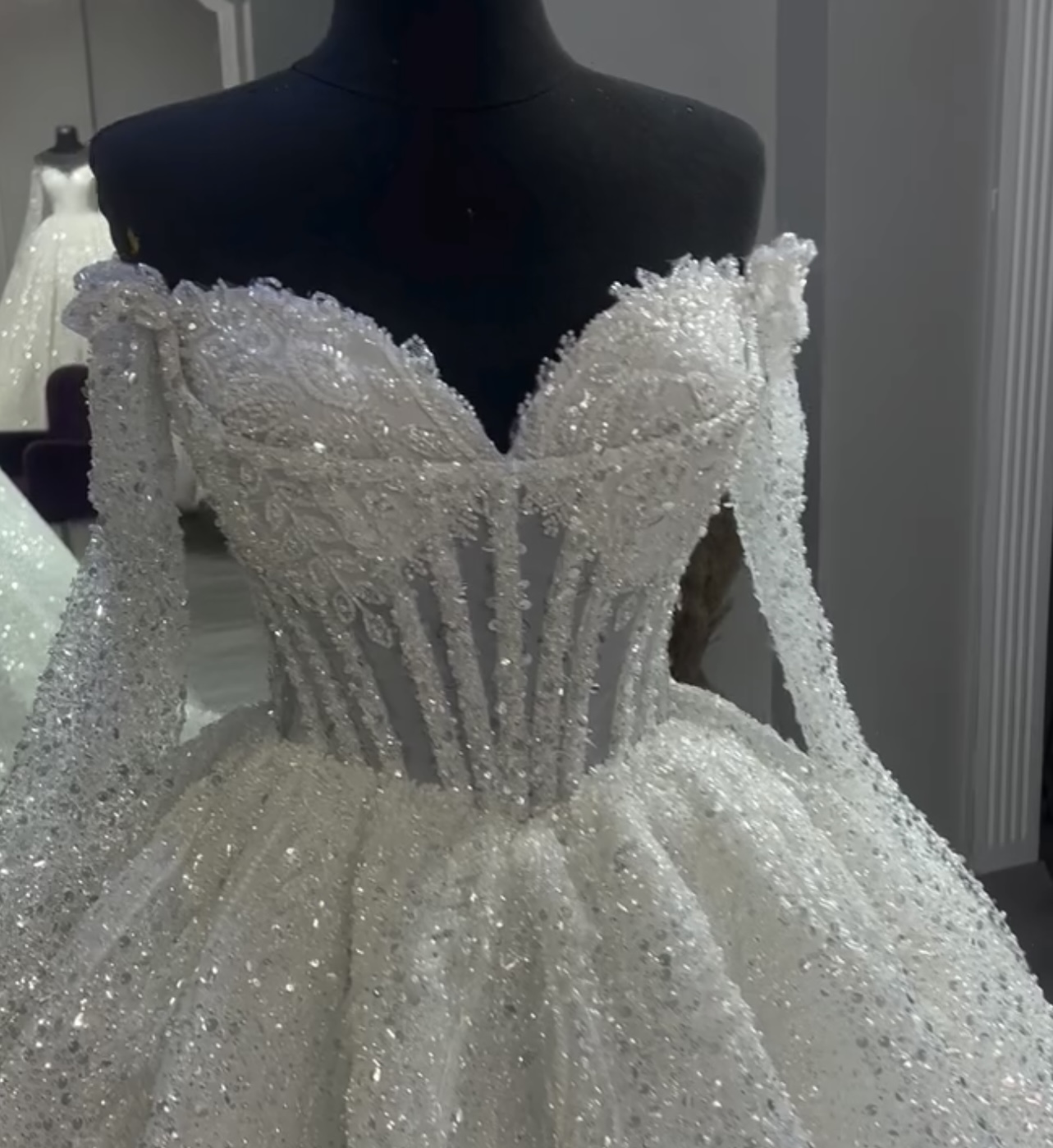 مزون تخصصی لباس عروس هستی دخت(هستی سابق)