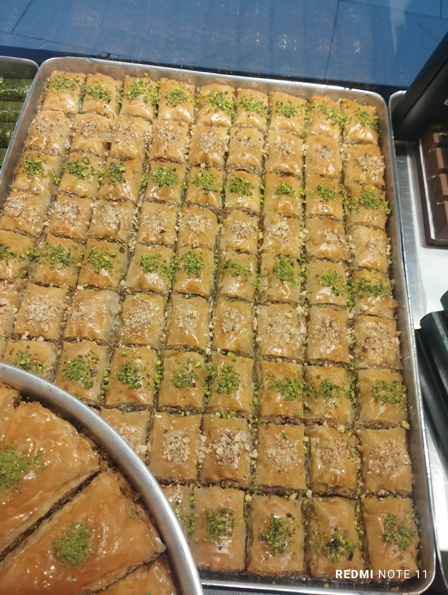 کافه باقلوا علی حان