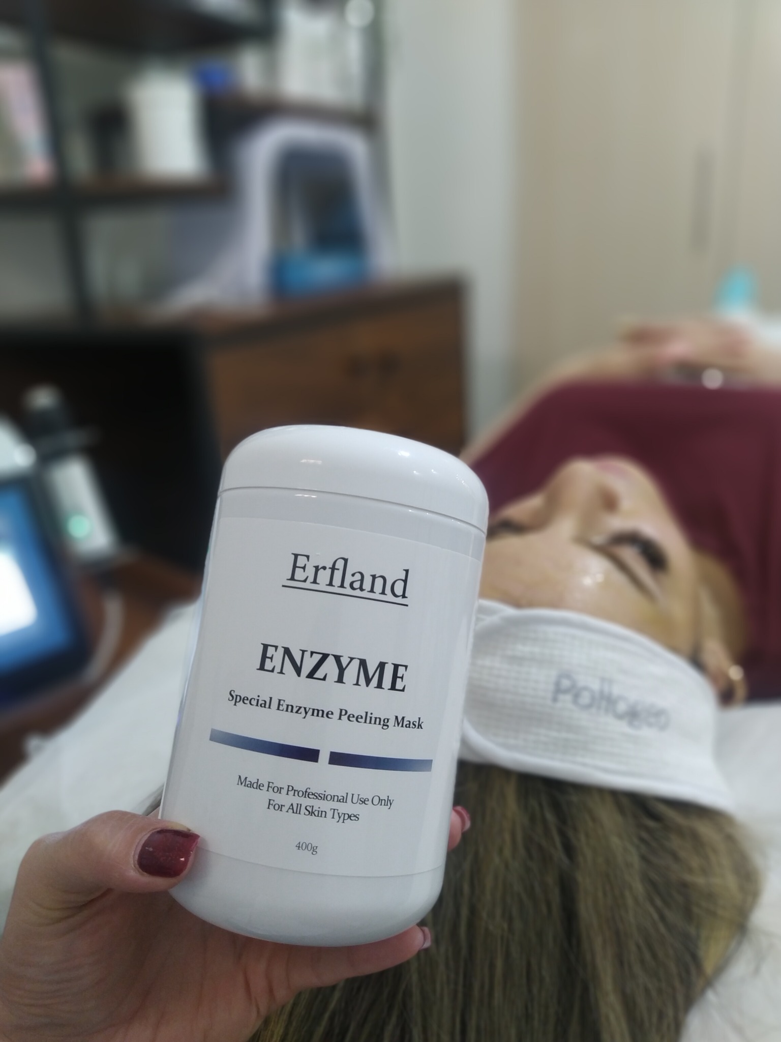 پاکسازی پوست و فیشیال صورت جعفری